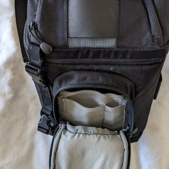 Nikon D40 with 18-200mm lens and camera bag EUC - Picture 15 of 16